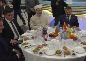 "Hıyanet İşleri Başkanı" demişti: Yemekte buluştular!