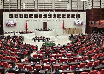 Hükümet, milli iradeyi gasbetmek istiyor!