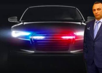 İBB'ye yönelik soruşturmada iş insanının kullandığı çakarlı araç savcının çıktığı iddiası