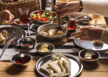 İftarda ve Sahurda Nasıl Beslenmek Gerekiyor? Uzmanı Detaylarıyla Açıkladı