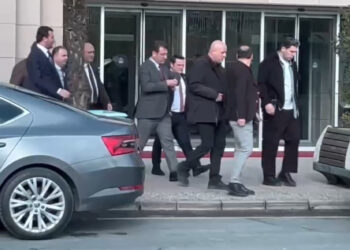 İmamoğlu’na ‘sahte diploma’ soruşturması: 1 saat ifade verdikten sonra adliyeden ayrıldı