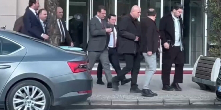 İmamoğlu’na ‘sahte diploma’ soruşturması: 1 saat ifade verdikten sonra adliyeden ayrıldı