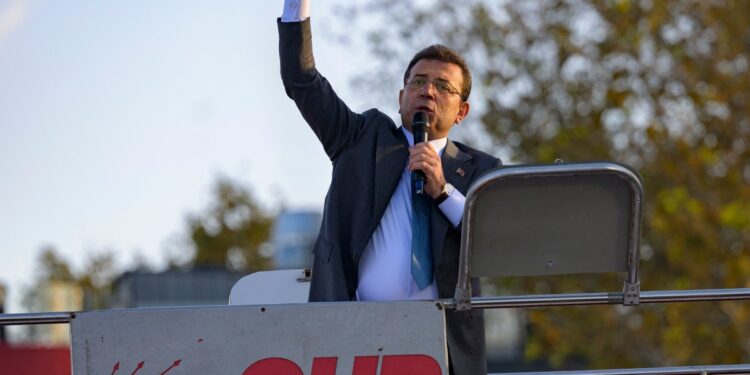 "İmamoğlu'nu çıkarmak için Tunceli formülü düşünülüyor"