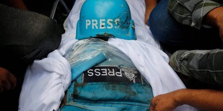 İsrail İki Filistinli Gazeteciyi Öldürdü