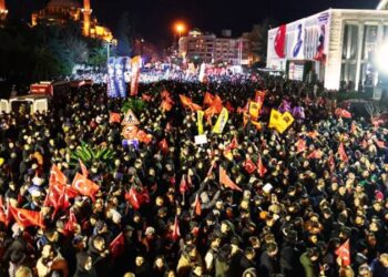 İstanbul, Eskişehir ve İzmir'de ev baskınları; gözaltılar var