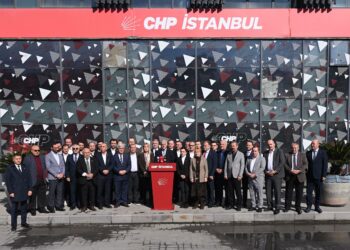 İstanbul’da 39 CHP’li ilçe başkanından kongre soruşturmasına ortak tepki: “AKP, şaibe arıyorsa tarihine bakmalı, göstermelik kongrelerini sorgulamalıdır”