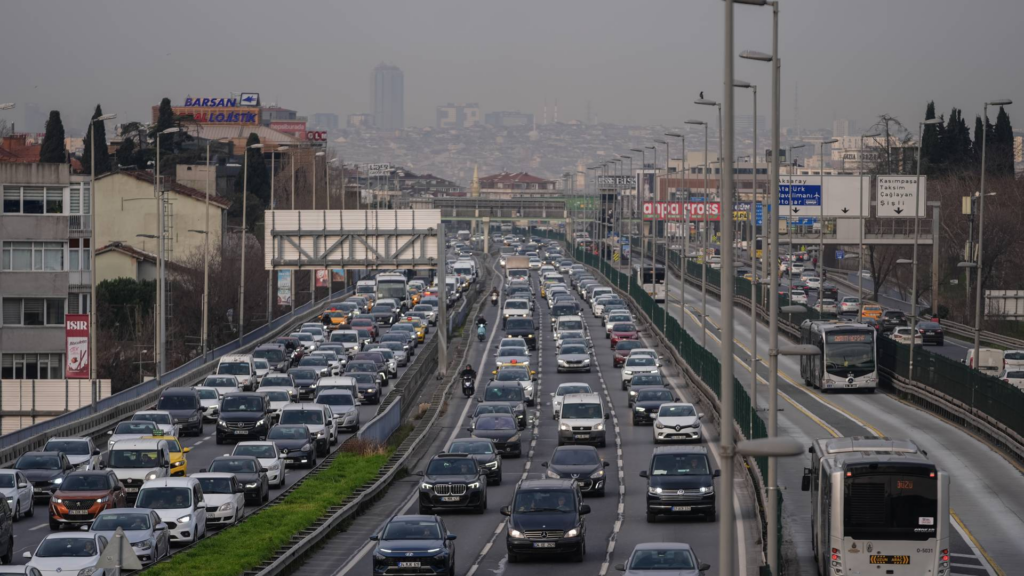 İstanbul'da trafik yoğunluğu yüzde 80'e çıktı