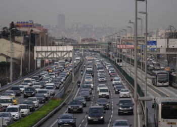 İstanbul'da trafik yoğunluğu yüzde 80'e çıktı