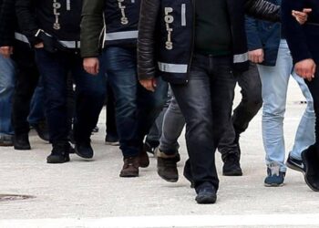 İstanbul'da uyuşturucu operasyonlarında yakalanan 8 zanlı tutuklandı