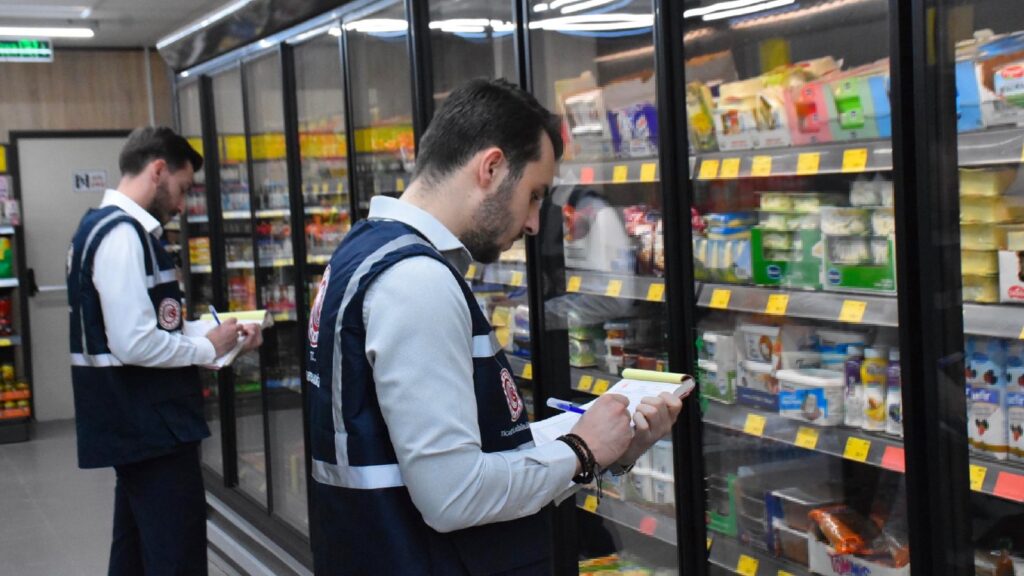 İzmir'de Ramazan Bayramı öncesi "fahiş fiyat" denetimi