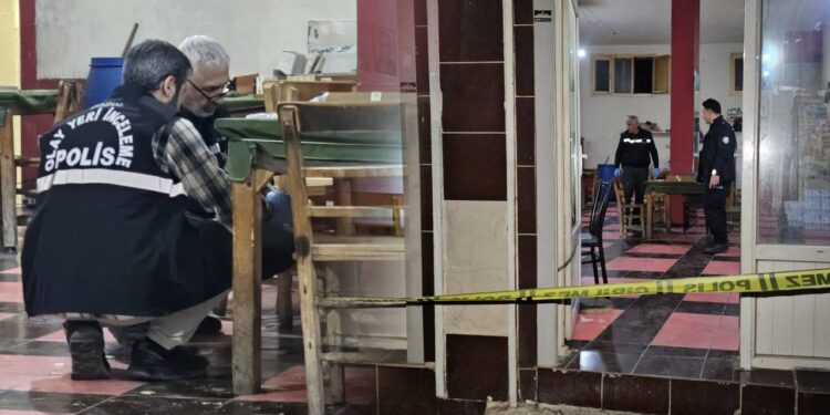 Kahvehanede Katliam! 17 Yaşındaki Çocuk, 2 Kişiyi Öldürdü