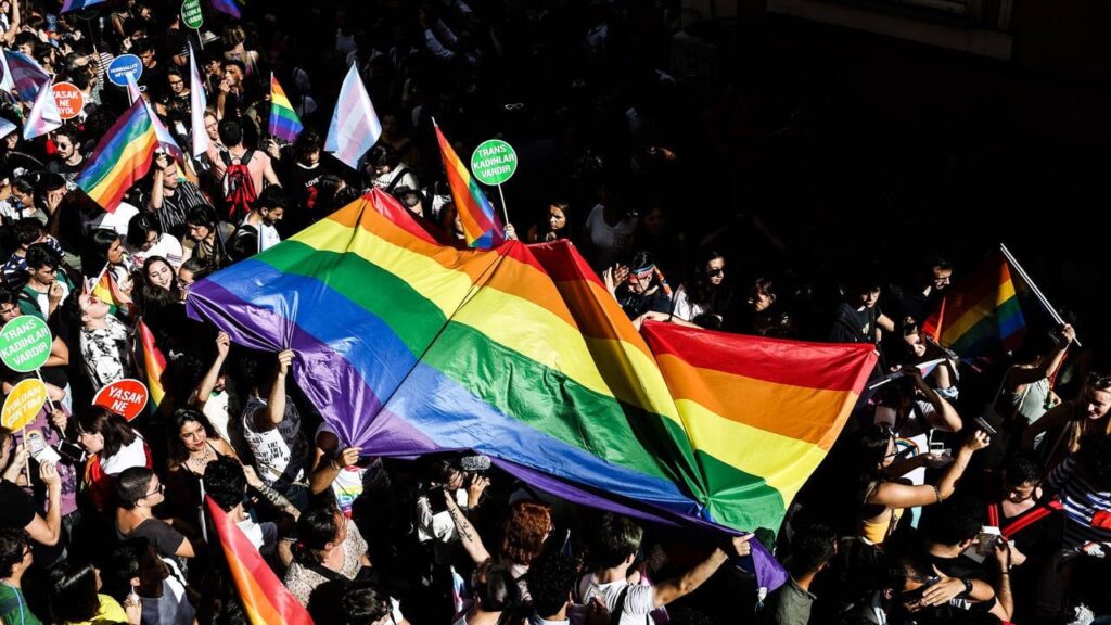 LGBTİ+ Karşıtı Kanun Taslağına Ortak Tepki, Siyasilere Net Çağrı: 'Ama Devri Bitti'