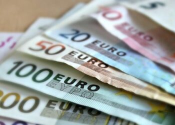 MB’nin faiz kararı öncesi rekor artış: Euro 39,00 lirayı aştı