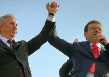 Mansur Yavaş ve Ekrem İmamoğlu fotoğrafı rahatsız etti; bütün muhalefet kuşatma altında!