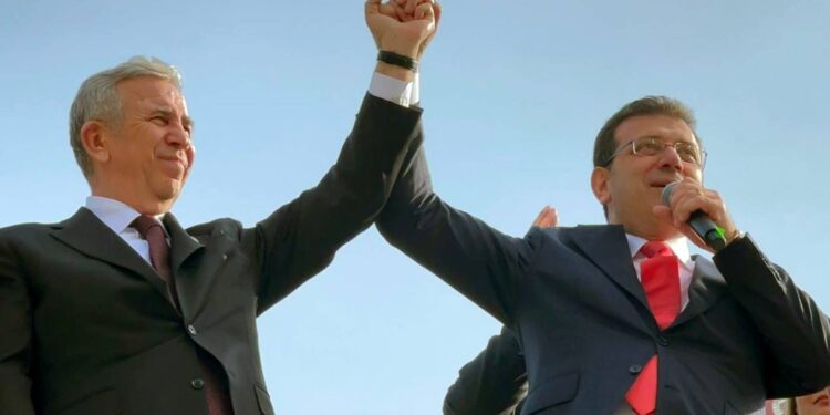 Mansur Yavaş ve Ekrem İmamoğlu fotoğrafı rahatsız etti; bütün muhalefet kuşatma altında!