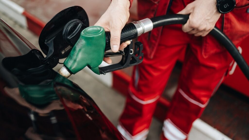 Mazota Sürpriz İndirim! Akaryakıt Fiyatlarında Görülmemiş Düşüş (8 Mart Güncel Benzin-Motorin Fiyatları)