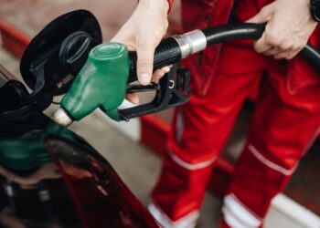 Mazota Sürpriz İndirim! Akaryakıt Fiyatlarında Görülmemiş Düşüş (8 Mart Güncel Benzin-Motorin Fiyatları)