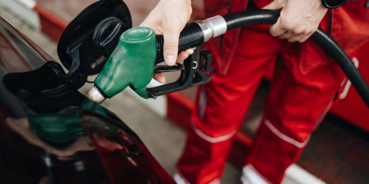 Mazota Sürpriz İndirim! Akaryakıt Fiyatlarında Görülmemiş Düşüş (8 Mart Güncel Benzin-Motorin Fiyatları)