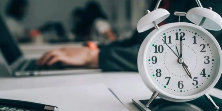 Memura yarım gün çalışma hakkı geliyor: Kimler yararlanabilecek?