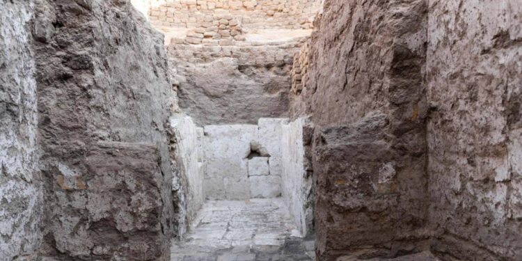 Mısır'da Kraliyet Mezarı Bulundu: 3 Bin 500 Yıldan Daha Eski...