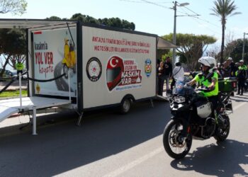 Motosikletlilere özel "Motosiklet Kullanıcısı Eğitim İstasyonu Trafik Mobil Karavanı" kullanıma sunuldu