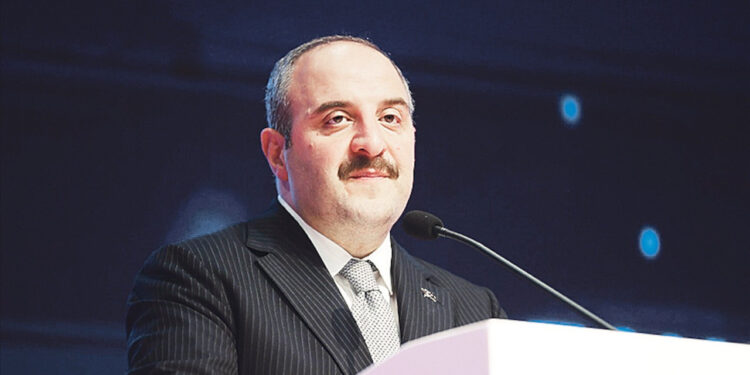 Mustafa Varank'a soruşturma!