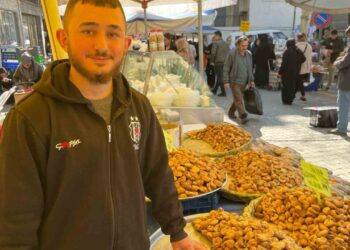 Ne Hurma Ne Zeytin: Ramazan Gelince Kilosu 450 Liradan Kapış Kapış Satıldı