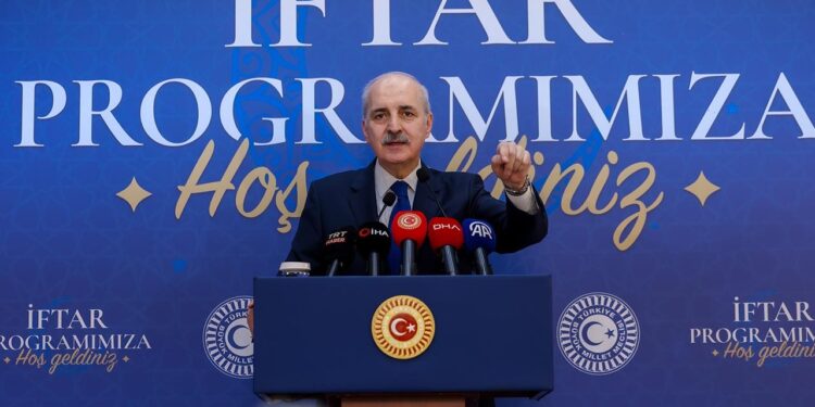 Numan Kurtuşmuş'tan 'Terörsüz Türkiye' Mesajı