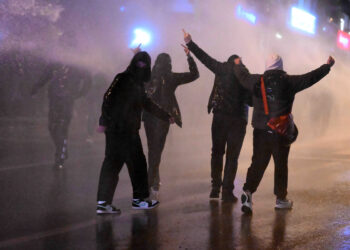 Öğrencilere İmamoğlu tehdidi: Keseriz!