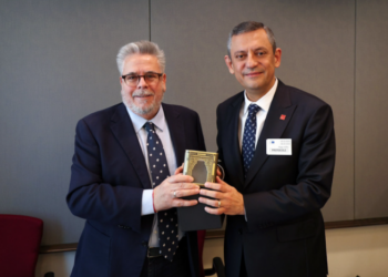 Özgür Özel, Avrupa Parlamentosu’nda konuştu