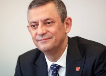 Özgür Özel, Brüksel'de Konuştu: '23 Mart'ta İmamoğlu Resmen Cumhurbaşkanı Adayı Olacak'