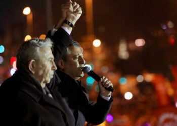 Özgür Özel'den Saraçhane'de Mansur Yavaş özrü!