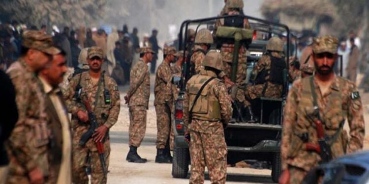 Pakistan'da Kanlı Saldırı! Otobüsten İndirip Öldürdüler