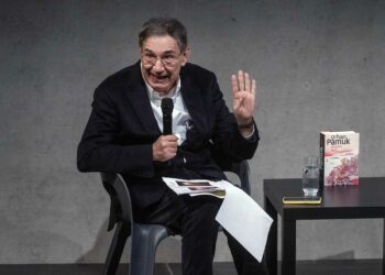 Pamuk: Türkiye’de son 10 yıldır demokrasi zaten yoktu
