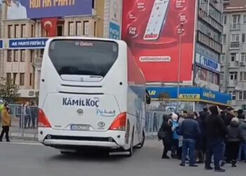 Polisler şehirler arası yolcu otobüsleriyle taşındı