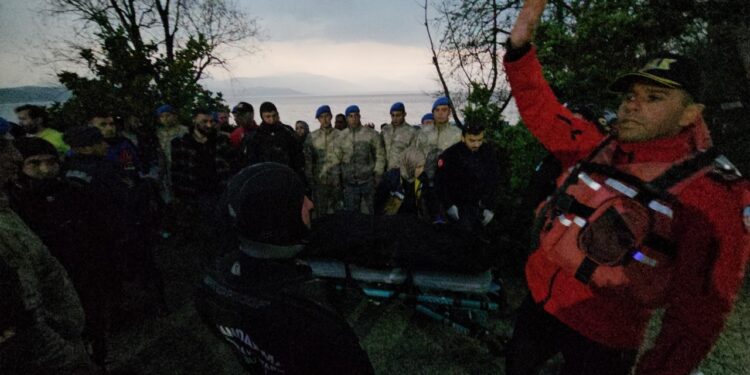 Sapanca'da Kum Fırtınasında Kaybolan 15 Yaşındaki Çocuktan Acı Haber