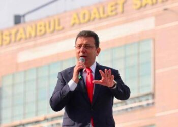 Sayın hocalar, bu kararla gurur duyuyorsanız tek tek imzanızı açıklayın ki bütün dünya görsün