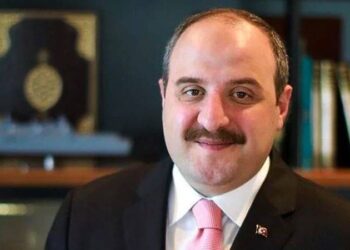 Sevgili muhalifler, siz bile bu 3. sınıf kasaba müteahhitinden daha iyisine layıksınız