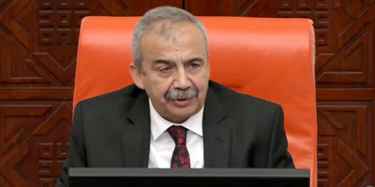 Sırrı Süreyya Önder: “Şerefim üzerine söylüyorum; bu sürecin hiçbir şartı yok”