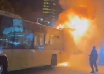 Şişli'de İETT Otobüsü Alevlere Teslim Oldu