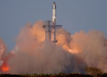 SpaceX’in Dev Roketi Havada Alev Topuna Döndü!