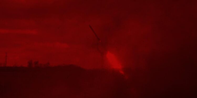 Suriye'den Hizbullah'a '3 Askerimizi Kaçırıp İnfaz Etti' İddiası! Hizbullah'tan Yalanladı Geldi