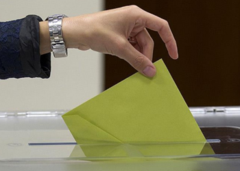 Tacikistan'da Halk Seçim İçin Sandık Başında