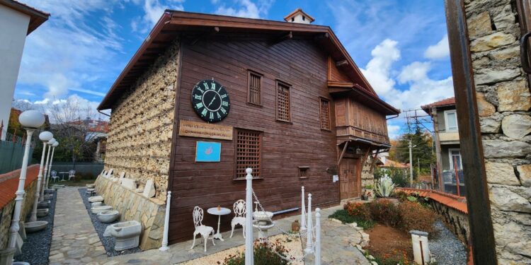 Tarihi Düğmeli Evlere Yıkım Kararı