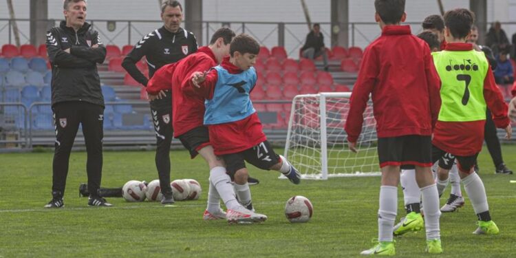 Toulouse FC Antrenörleri, Samsunspor'un Genç Futbolcularıyla Antrenman Yaptı