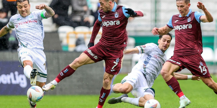 Trabzonspor Konya'da Uzatma Dakikalarında Yıkıldı! 12 Maçta 31 Puan Kaybetti!