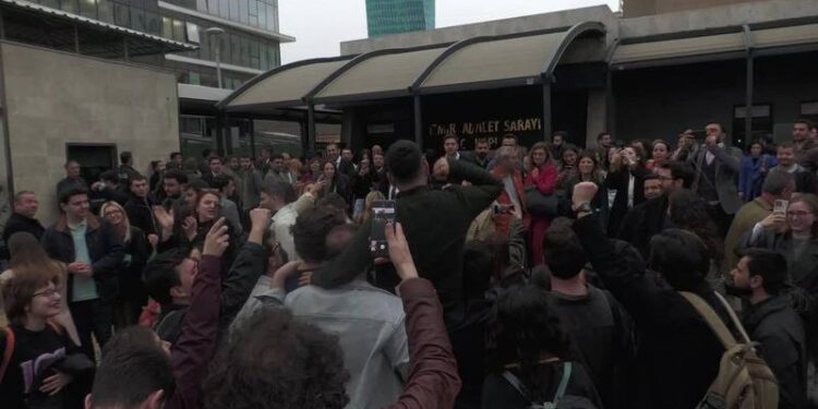 Tutuklu öğrencilerde darp ve cebir izlerine rastlanmış, işkence ve kötü muameleye ilişkin raporlamalar yapılmıştır