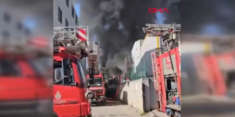 Tuzla’da fabrika yangını korkuttu