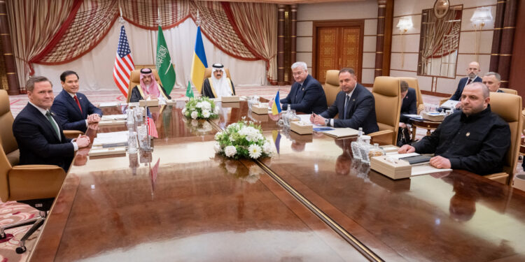 Ukrayna ABD’nin 30 günlük ateşkes planını kabul etti; gözler Kremlin’de