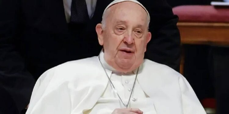 Vatikan Duyurdu: Papa İki Kez Akut Solunum Yetmezliği Geçirdi